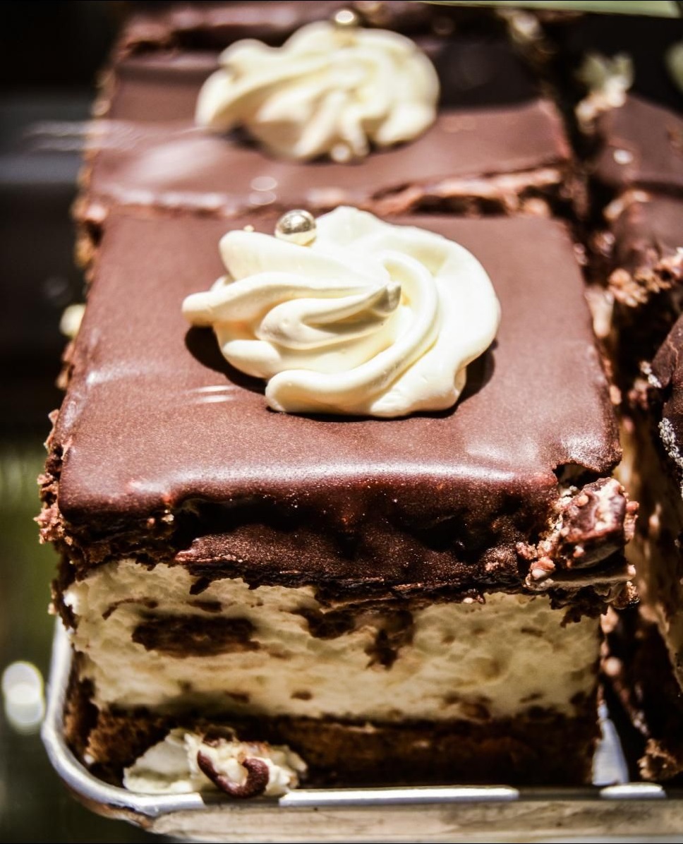 Кремовые начинки с оригинальными вкусами (крем-брюле, маскарпоне, малибу, тирамису и шварцвальдской вишни)